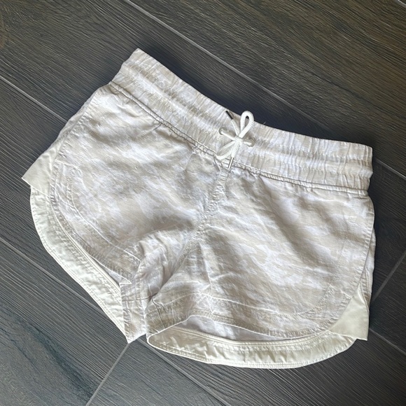 Athleta Cabo Tide Linen Shortie - Picture 2 of 6